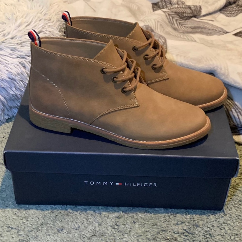 Tommy Hilfiger Women’s Tan Chukka Boots